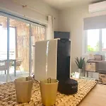 Boho Natural Beachfront Detached House 펜션 Analipsis (Messinia)