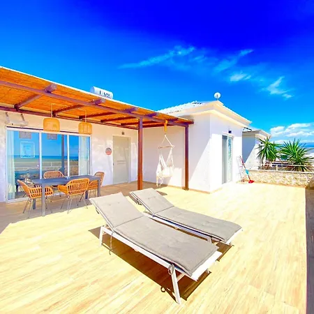Boho Natural Beachfront Detached House *