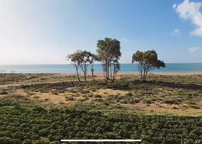 Vakantiehuis Boho Natural Beachfront Detached House *